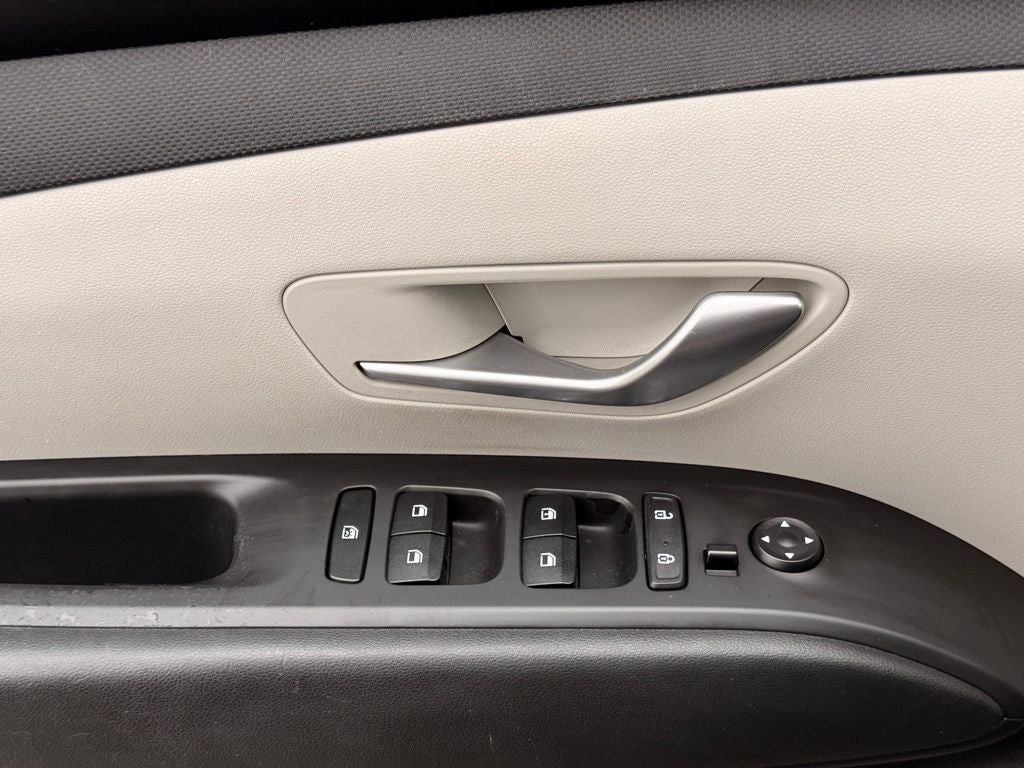 2022 Hyundai TUCSON SE