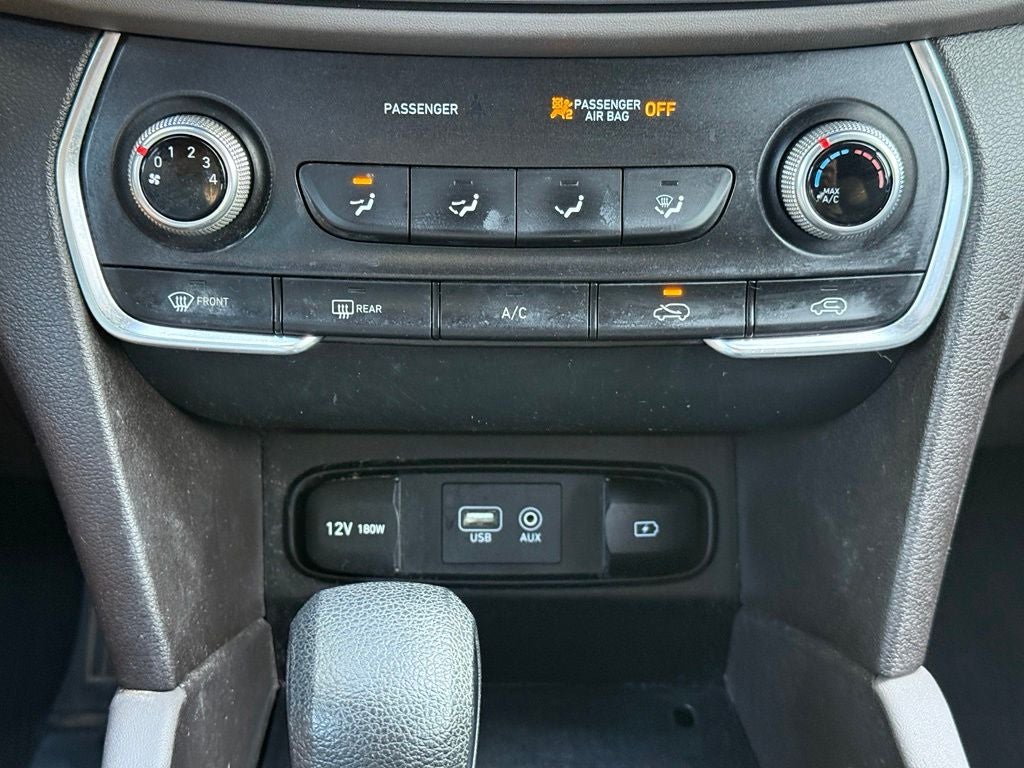 2019 Hyundai Santa Fe SE - Photo 16