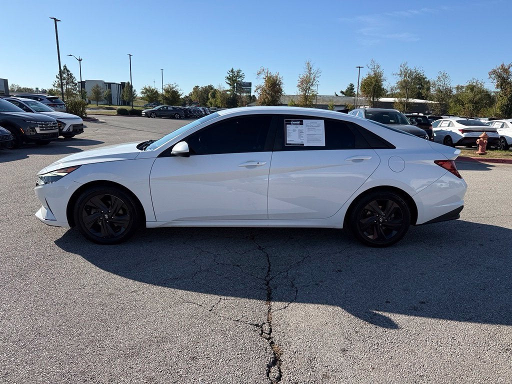 2021 Hyundai ELANTRA SEL