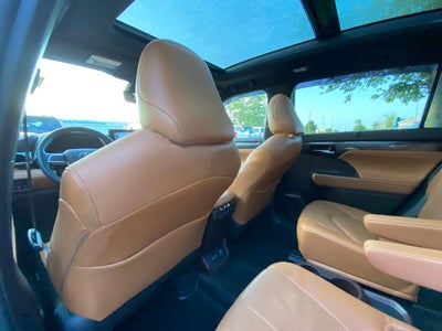 2022 Toyota Highlander Platinum