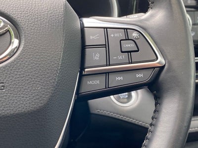 2021 Toyota Highlander XLE CLEAN CARFAX
