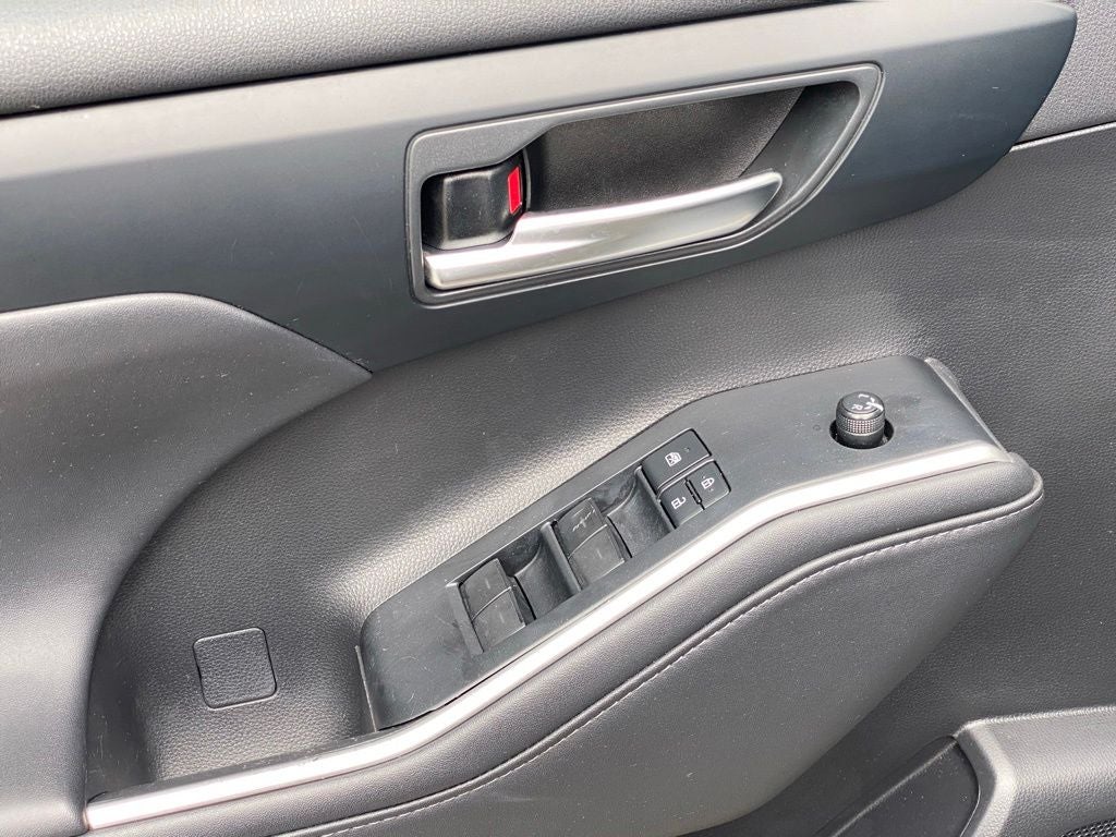 2021 Toyota Highlander XLE CLEAN CARFAX