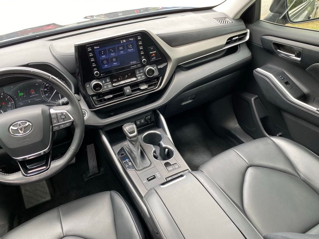 2021 Toyota Highlander XLE CLEAN CARFAX