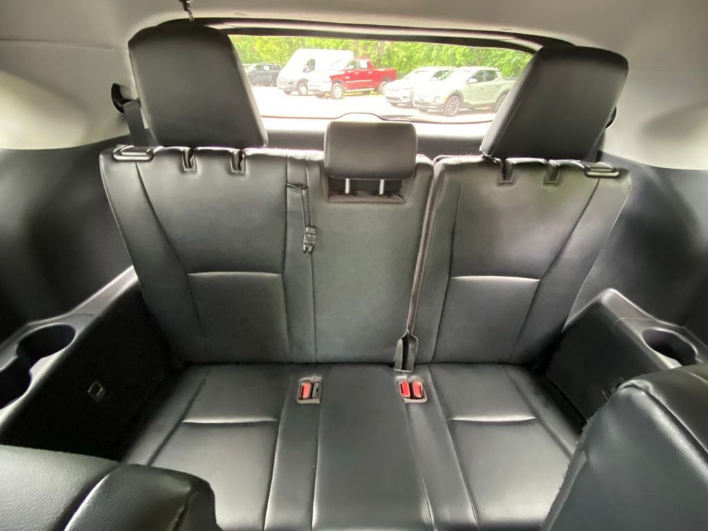 2021 Toyota Highlander XLE CLEAN CARFAX
