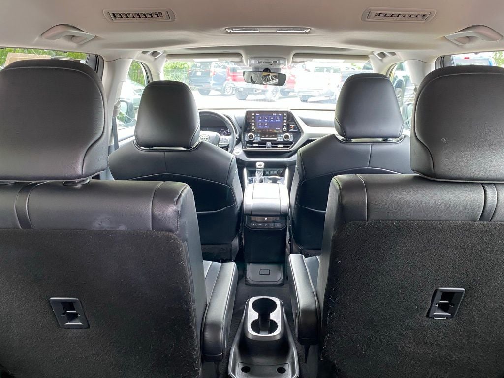 2021 Toyota Highlander XLE CLEAN CARFAX