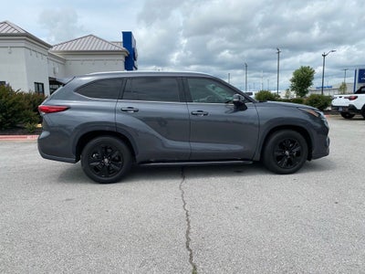 2021 Toyota Highlander XLE CLEAN CARFAX