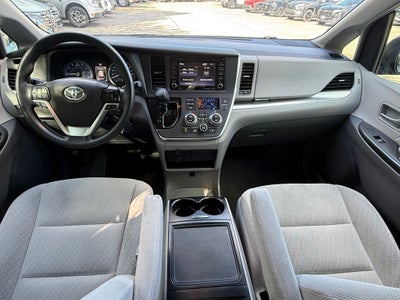 2018 Toyota Sienna LE 8 Passenger