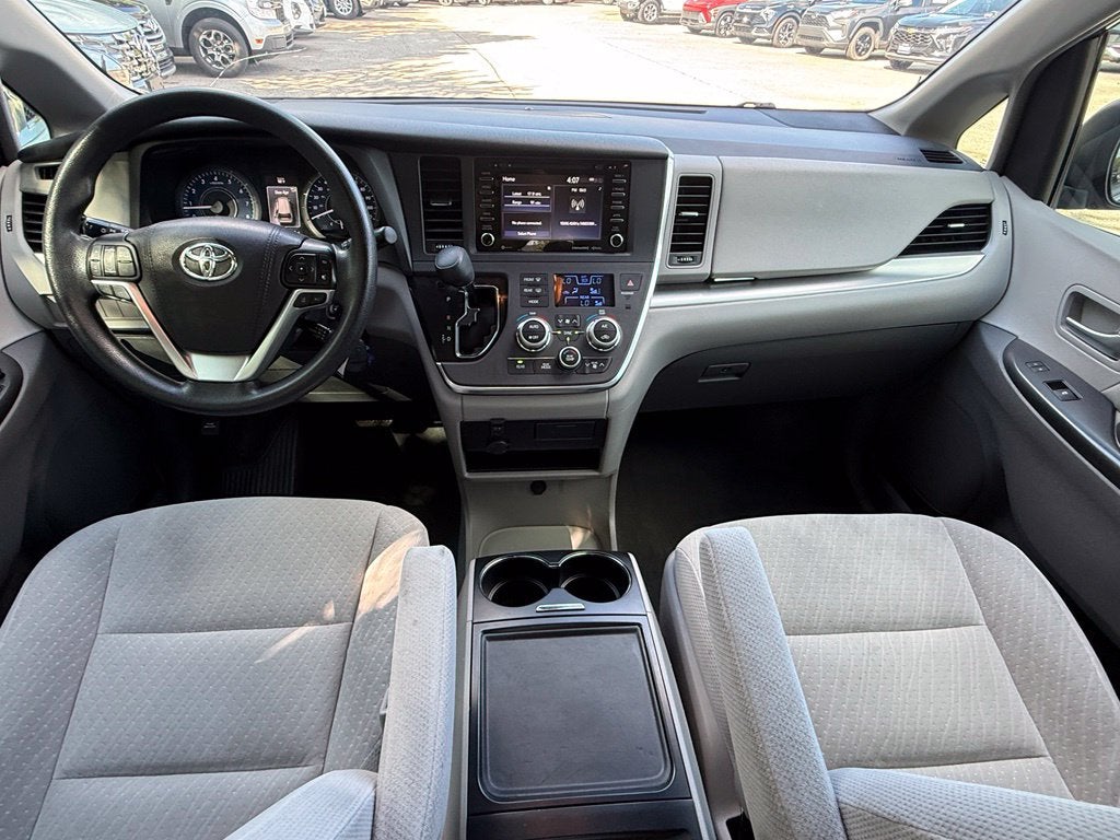 2018 Toyota Sienna LE 8 Passenger