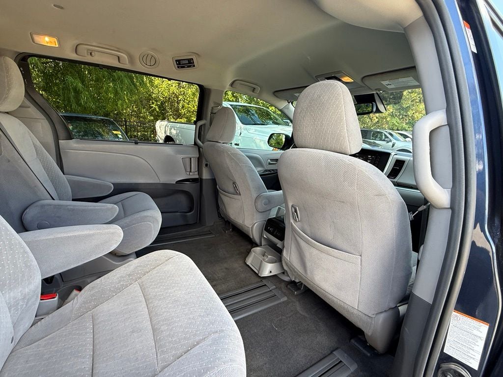2018 Toyota Sienna LE 8 Passenger