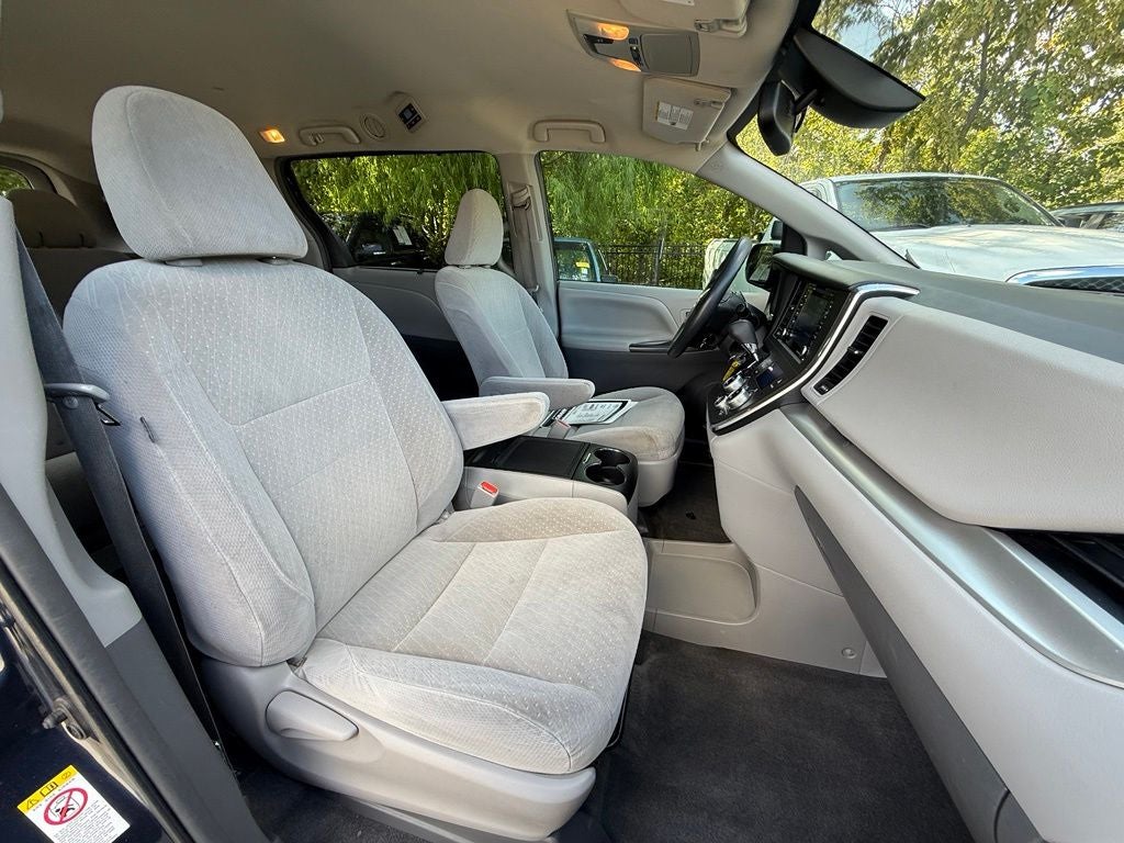 2018 Toyota Sienna LE 8 Passenger