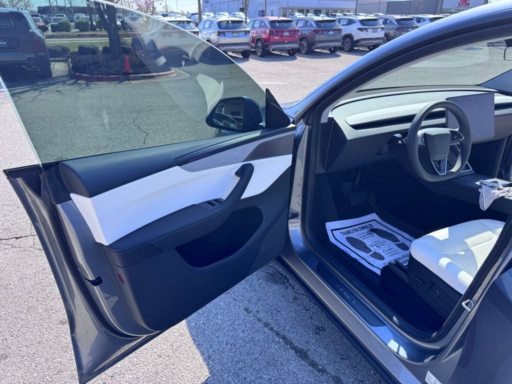 2026 Tesla Model Y Premium