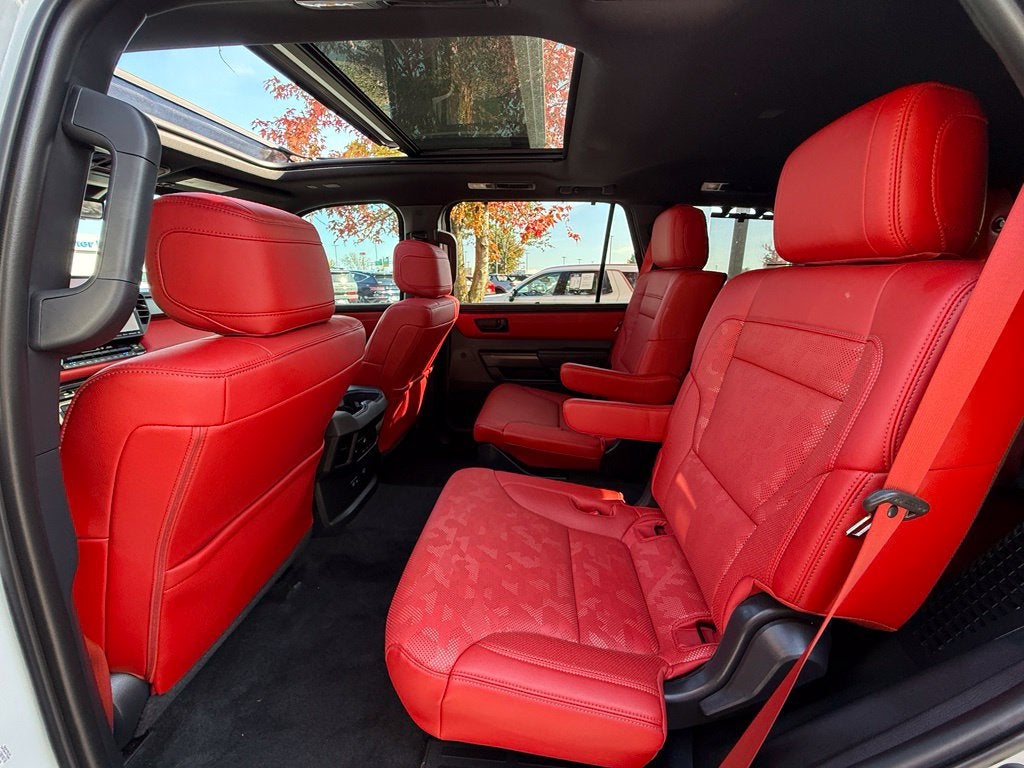 2024 Toyota Sequoia TRD Pro - 4WD / PANORAMIC SUNROOF / CLEAN CARFAX