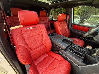 2024 Toyota Sequoia TRD Pro - 4WD / PANORAMIC SUNROOF / CLEAN CARFAX
