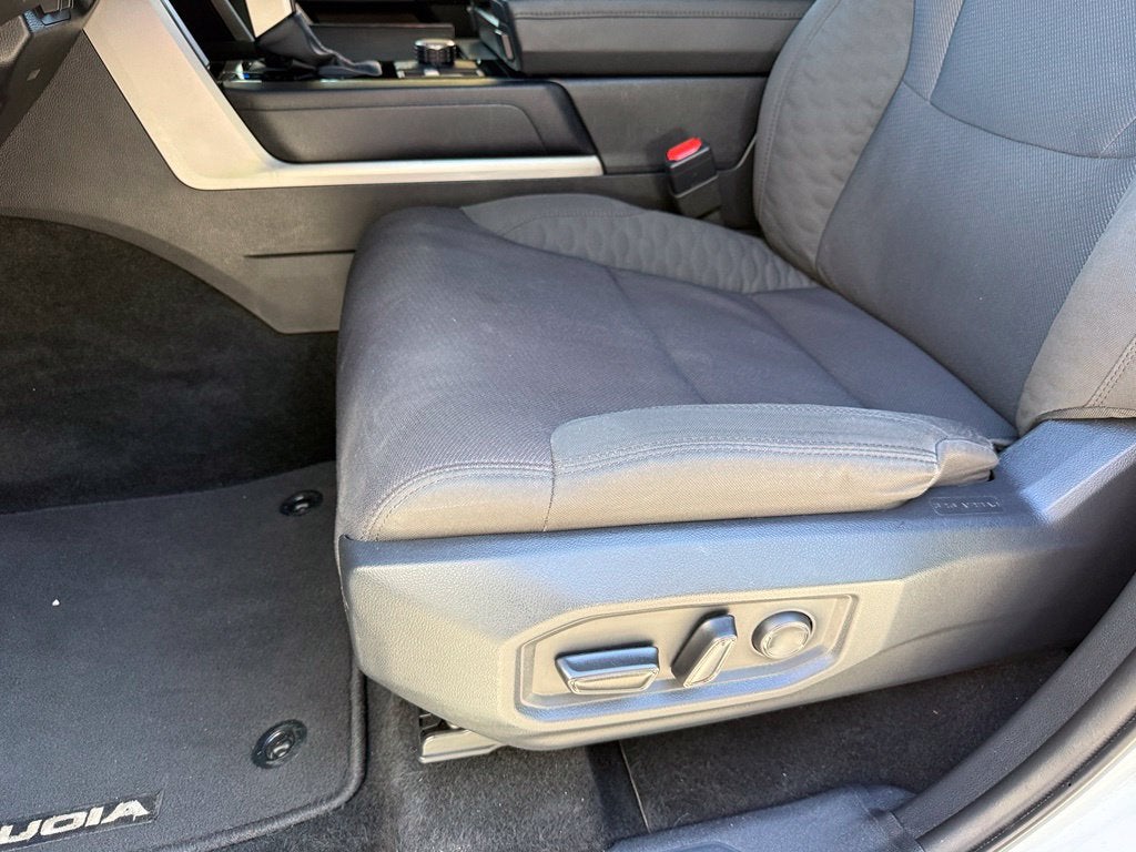 2025 Toyota Sequoia SR5 - Photo 23
