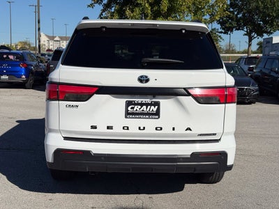 2025 Toyota Sequoia SR5 - 4WD / SUNROOF / CLEAN CARFAX