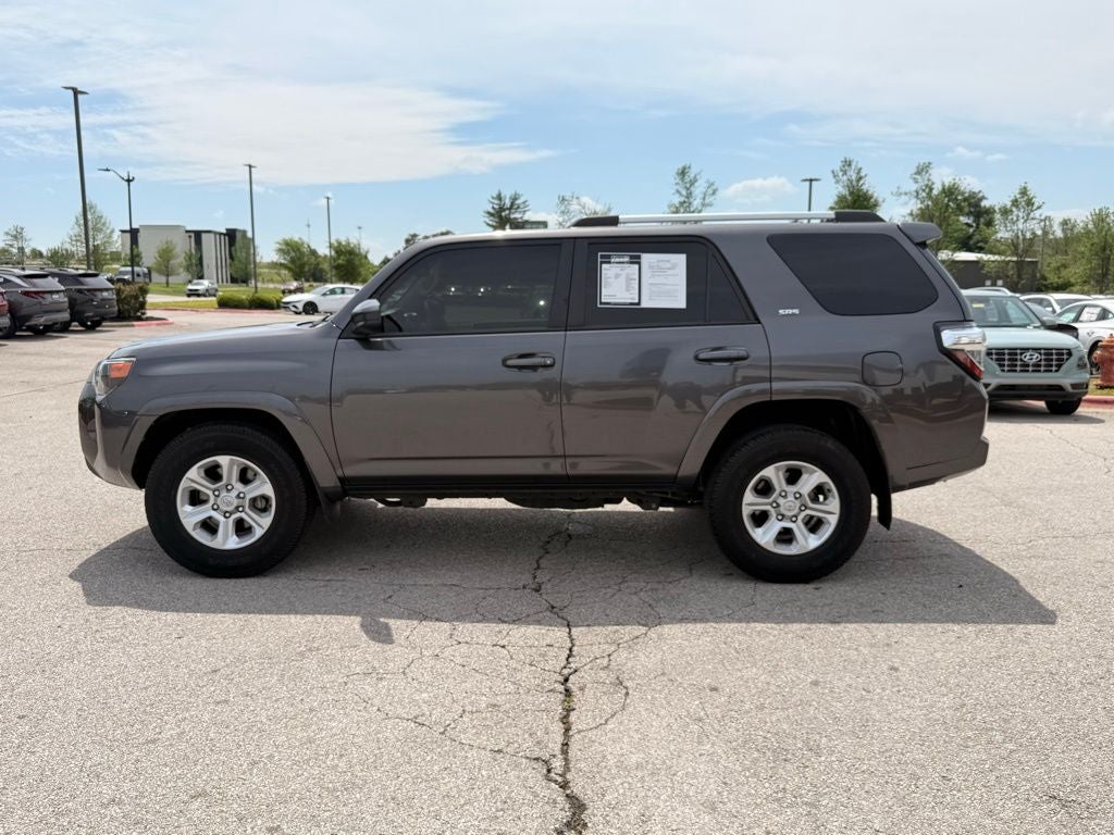 2023 Toyota 4Runner SR5 CARPLAY