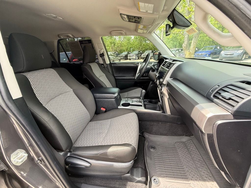2023 Toyota 4Runner SR5 - Photo 40