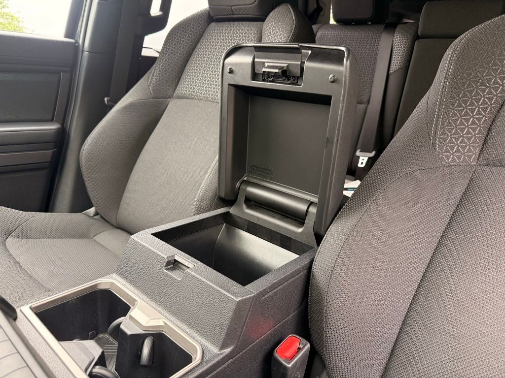 2025 Toyota 4Runner SR5 - Photo 25