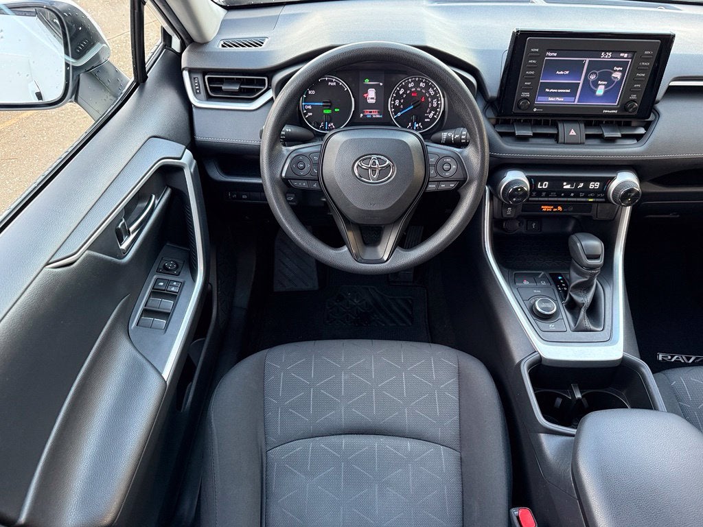 2022 Toyota RAV4 XLE - Photo 26