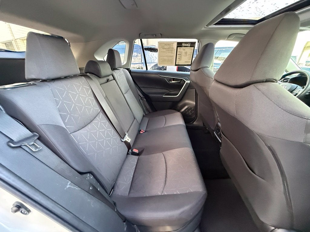 2022 Toyota RAV4 XLE - Photo 37