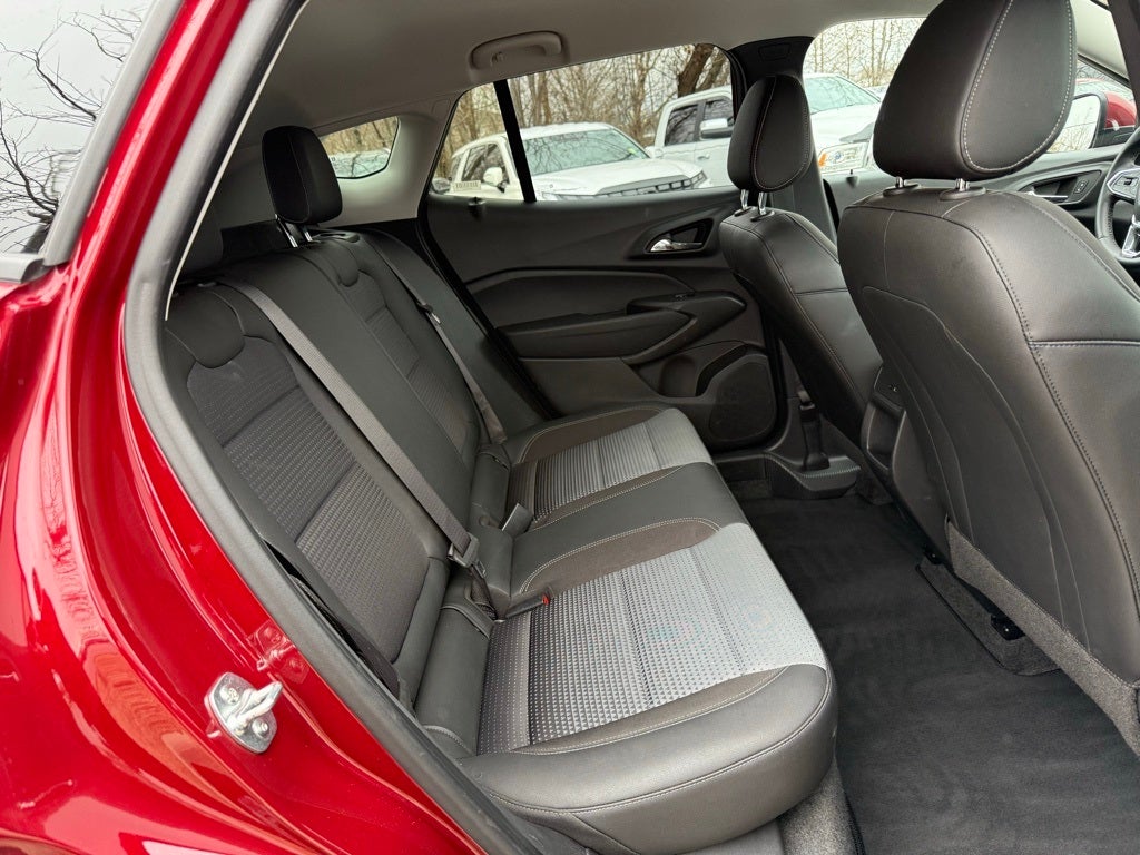 2025 Chevrolet Trax LT ONE OWNER CARFAX