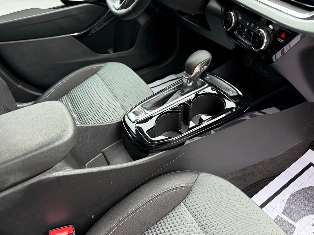 2025 Chevrolet Trax LT ONE OWNER CARFAX