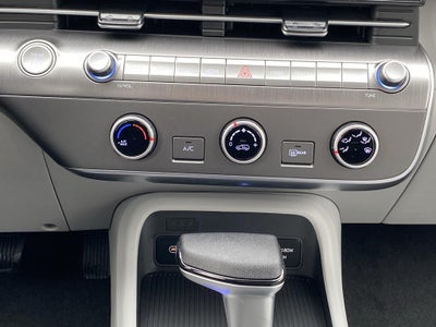 2026 Hyundai KONA SE FWD