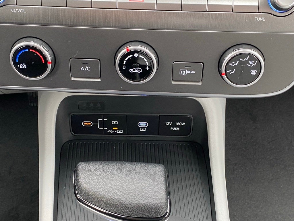 2026 Hyundai KONA SE FWD