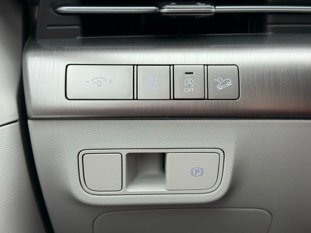 2026 Hyundai KONA SE FWD