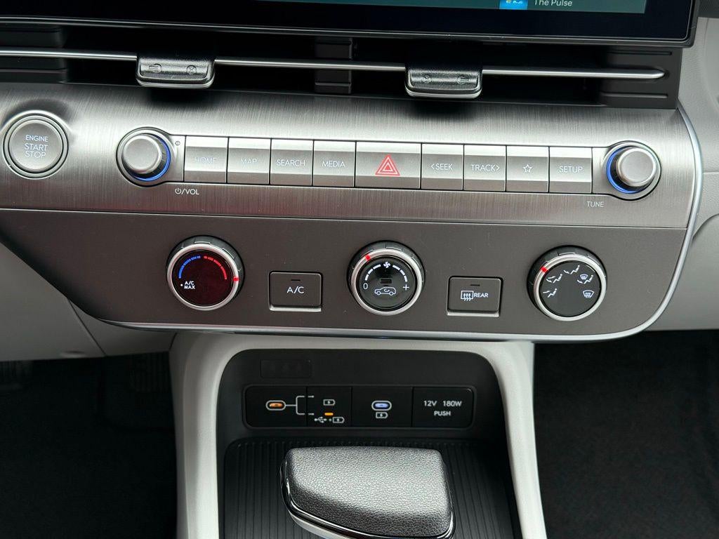 2026 Hyundai KONA SE FWD