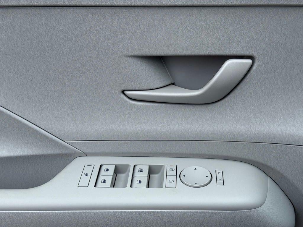 2026 Hyundai KONA SE FWD