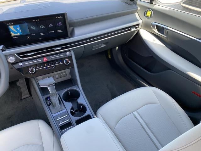 2025 Hyundai SONATA SE