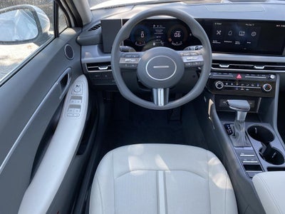 2025 Hyundai SONATA SE