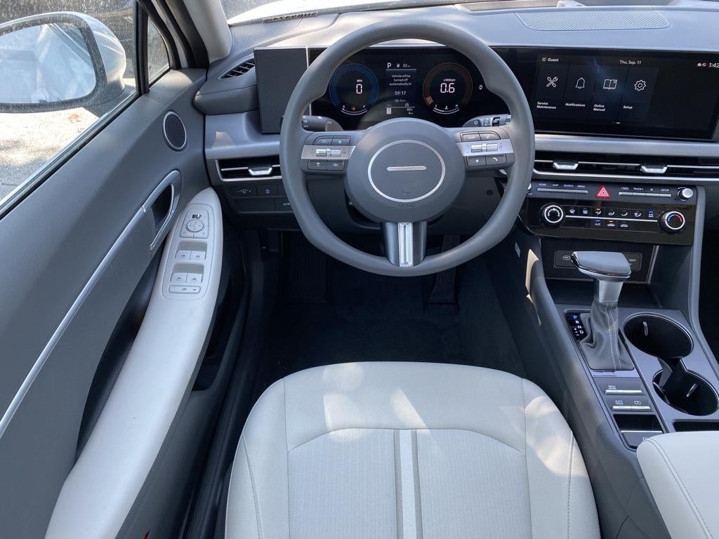 2025 Hyundai SONATA SE