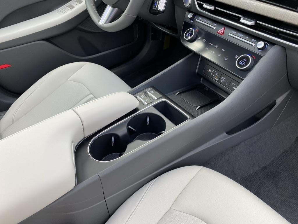 2026 Hyundai SONATA HYBRID SEL