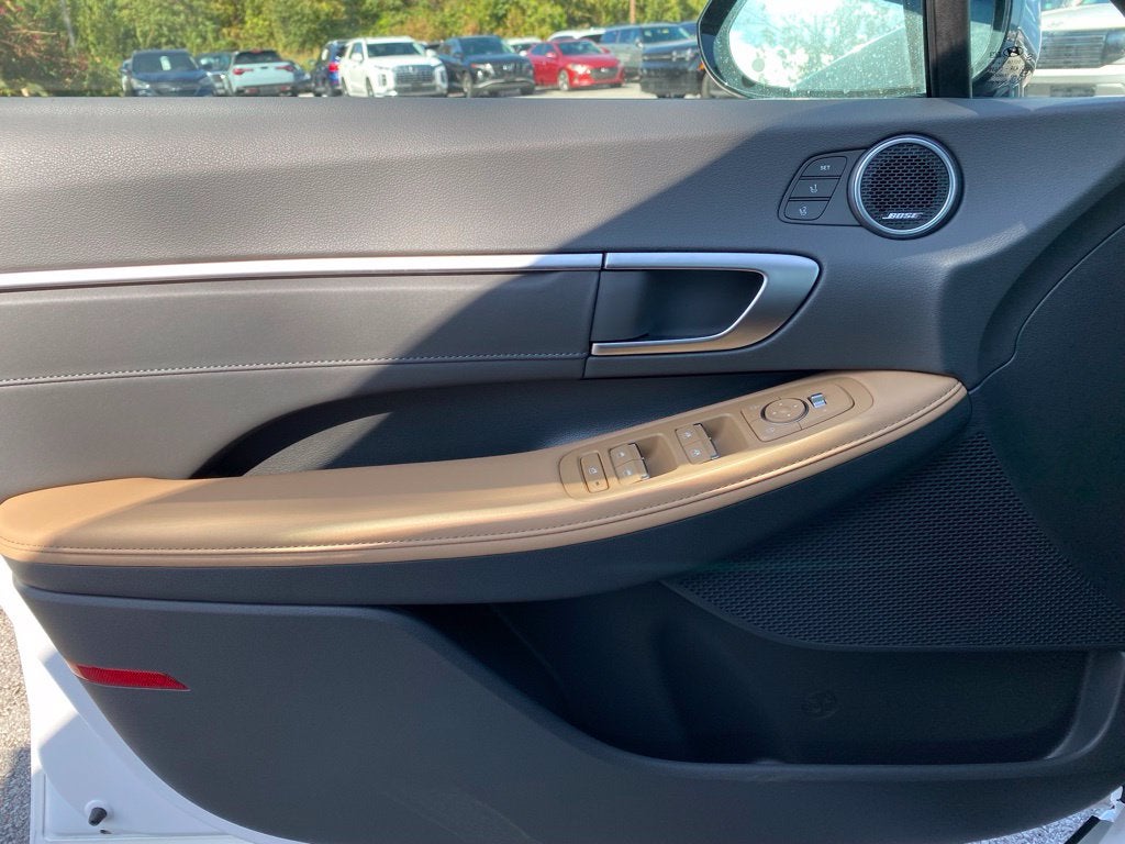 2027 Hyundai SONATA HYBRID Limited