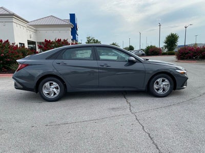 2026 Hyundai ELANTRA SE