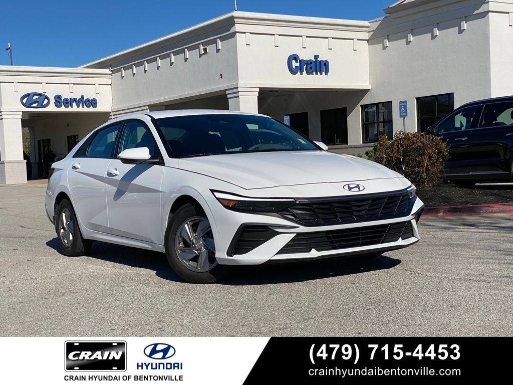 2024 Hyundai ELANTRA SE