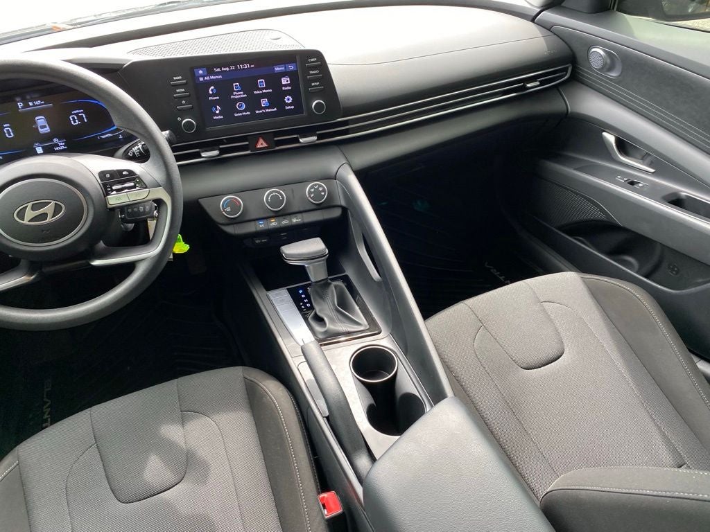 2025 Hyundai ELANTRA SE