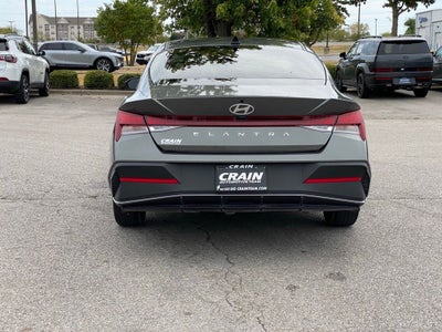 2025 Hyundai ELANTRA SE
