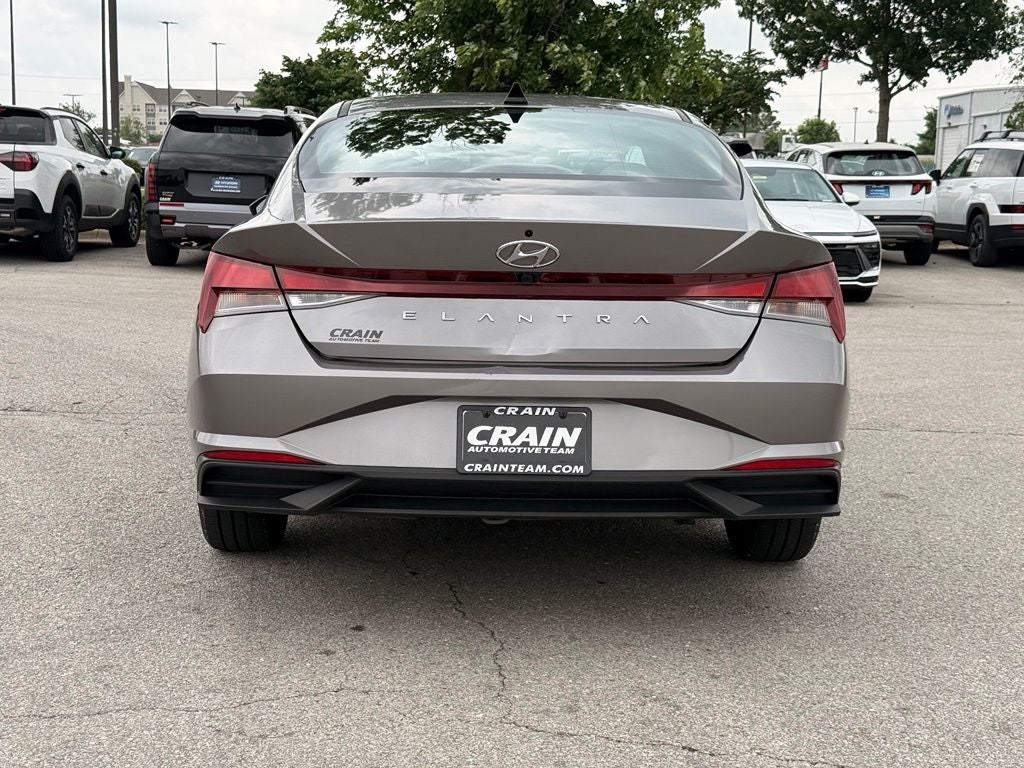 2023 Hyundai ELANTRA SEL Fluid Metal