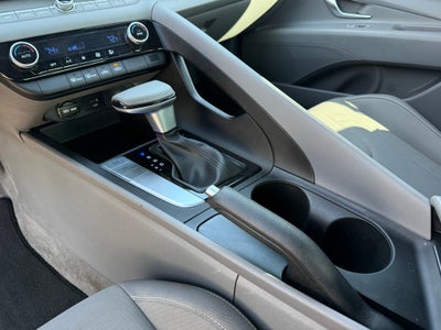 2024 Hyundai ELANTRA SEL ONE OWNER CAR FAX