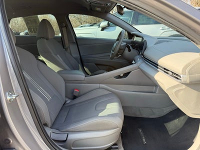 2024 Hyundai ELANTRA SEL ONE OWNER CAR FAX