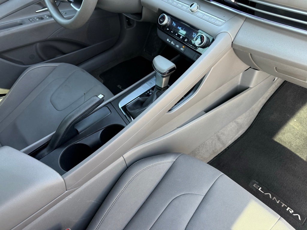 2024 Hyundai ELANTRA SEL ONE OWNER CAR FAX