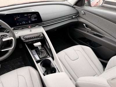 2025 Hyundai ELANTRA Limited