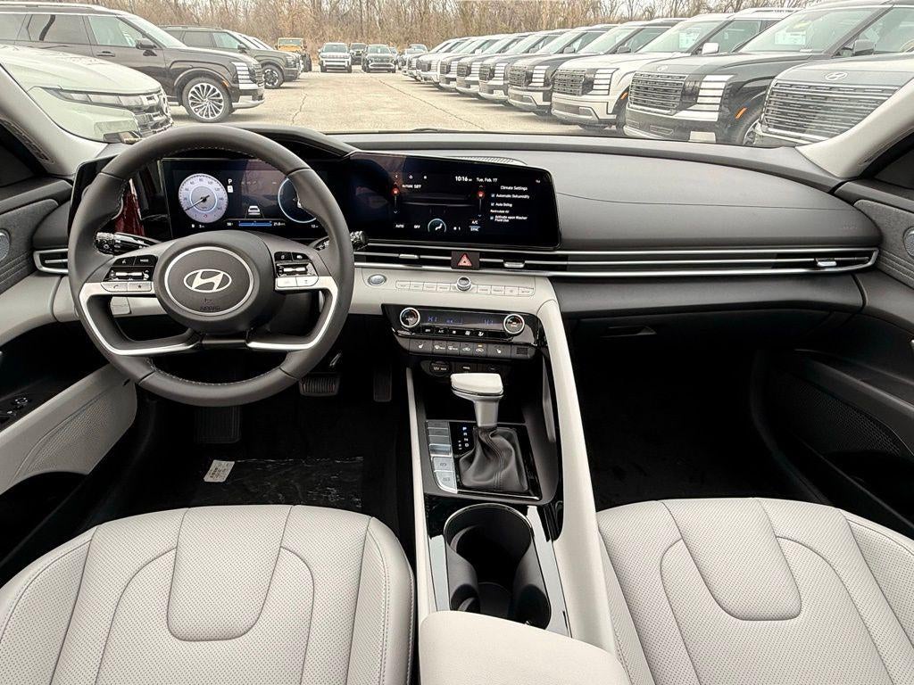 2025 Hyundai ELANTRA Limited