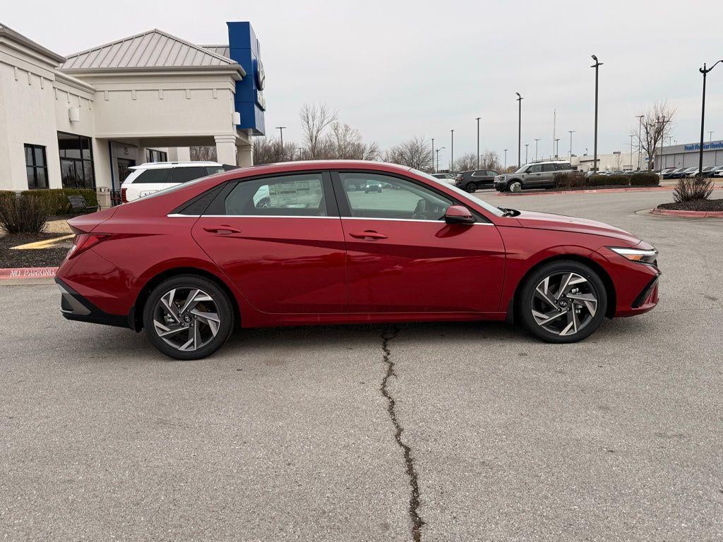 2025 Hyundai ELANTRA Limited