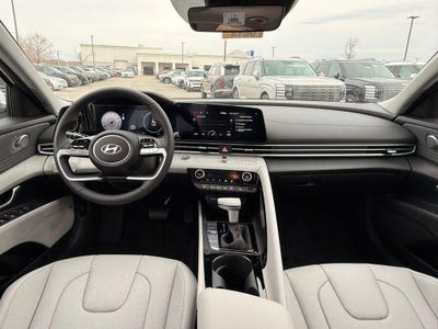 2025 Hyundai ELANTRA Limited