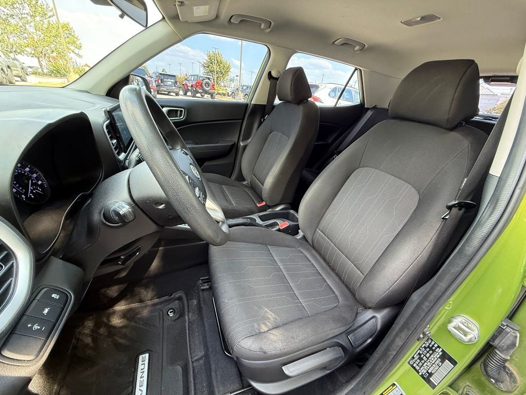 2020 Hyundai VENUE SE