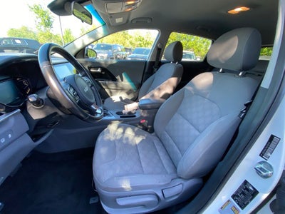 2022 Kia Niro LXS NICE CAR